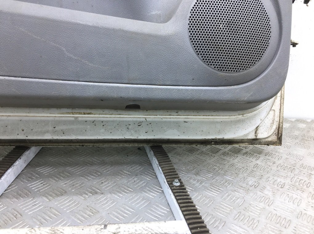 Дверь передняя левая бу для Volkswagen Caddy 3 1.9 TDi,  2010 г.