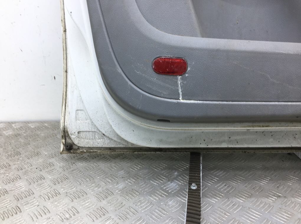 Дверь передняя левая бу для Volkswagen Caddy 3 1.9 TDi,  2010 г.