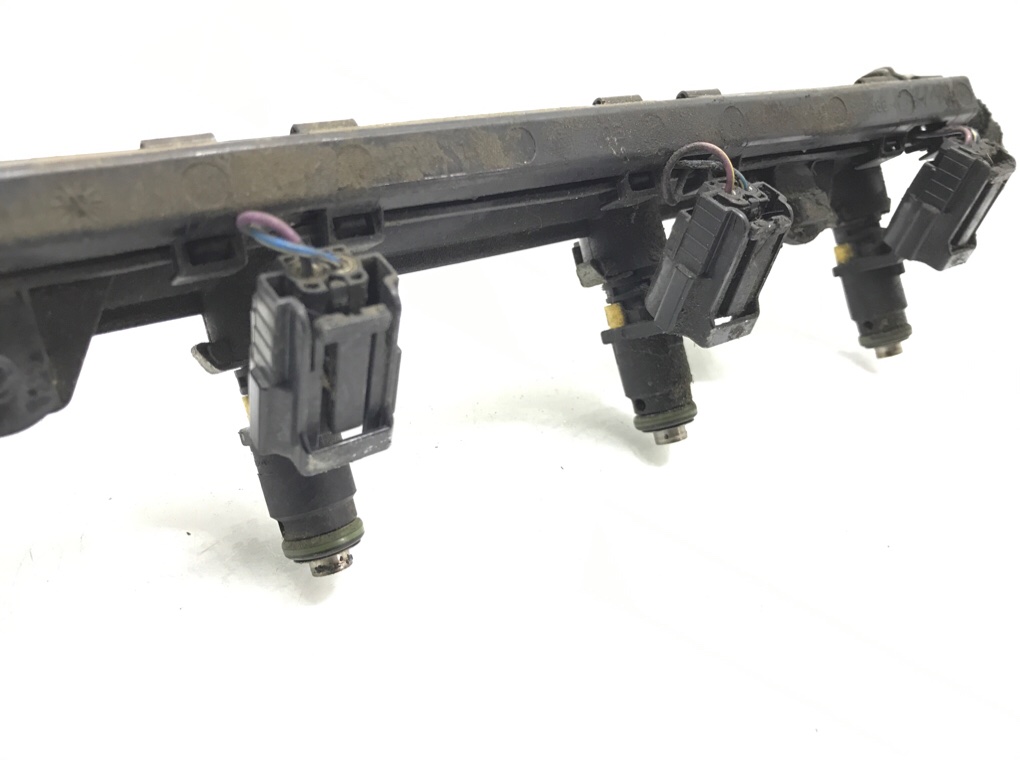 Топливная рампа бу для Skoda Fabia 2 1.4 i,  2009 г.