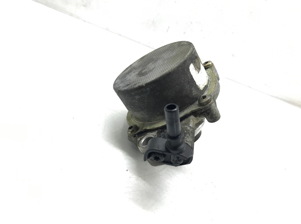 Насос вакуумный бу для Peugeot 206 1 1.4 HDi, 2006 г. Насос вакуумный бу для Peugeot 206 1 1.4 HDi, 2006 г.