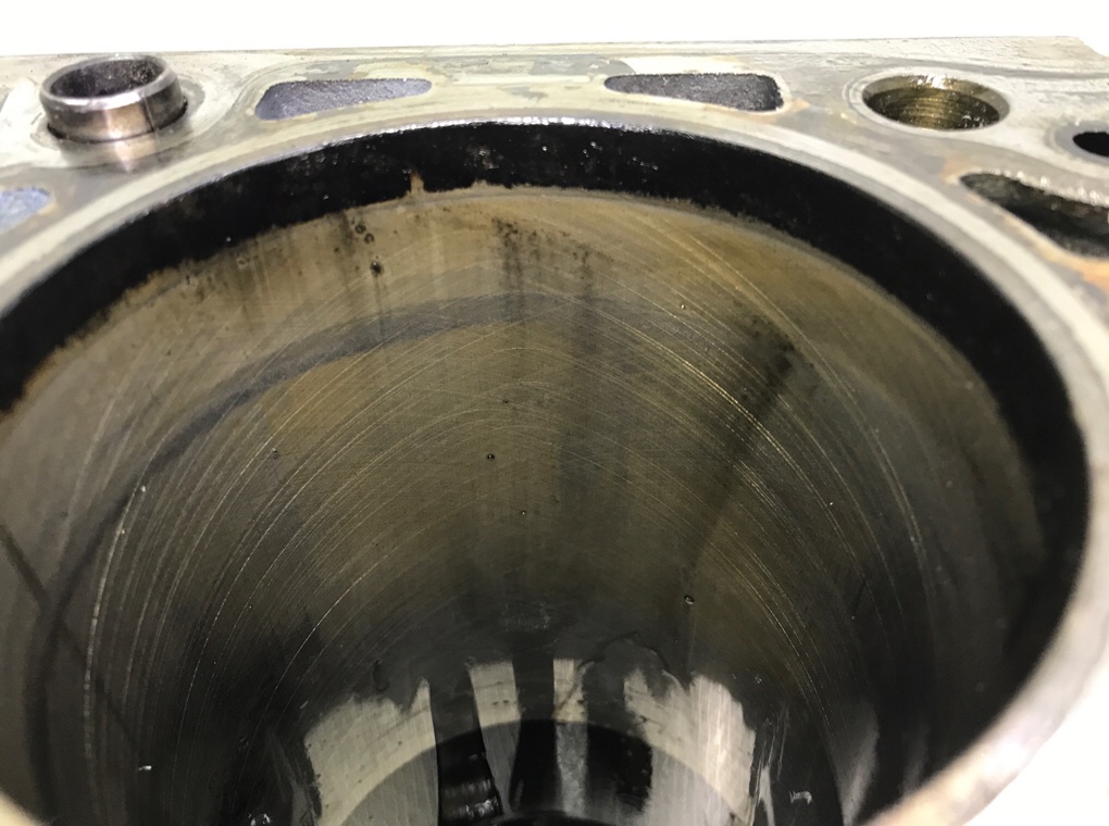 Блок цилиндров бу для Nissan Navara 2 2.5 DCi,  2007 г.