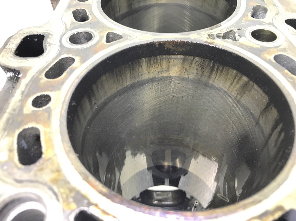 Блок цилиндров бу для Nissan Navara 2 2.5 DCi,  2007 г.