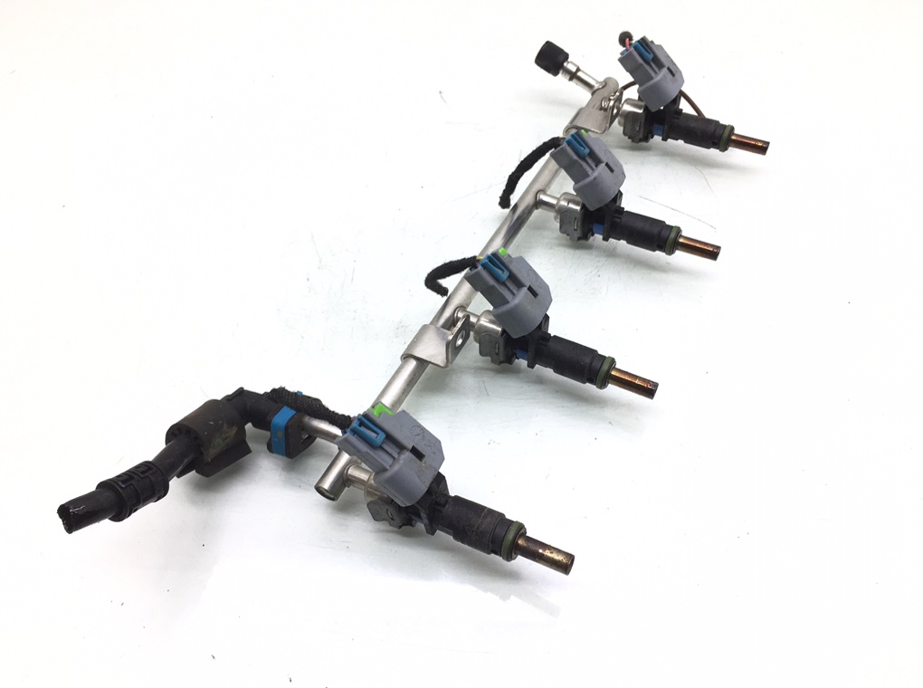 Топливная рампа бу для Opel Astra J 1.6 i,  2014 г.