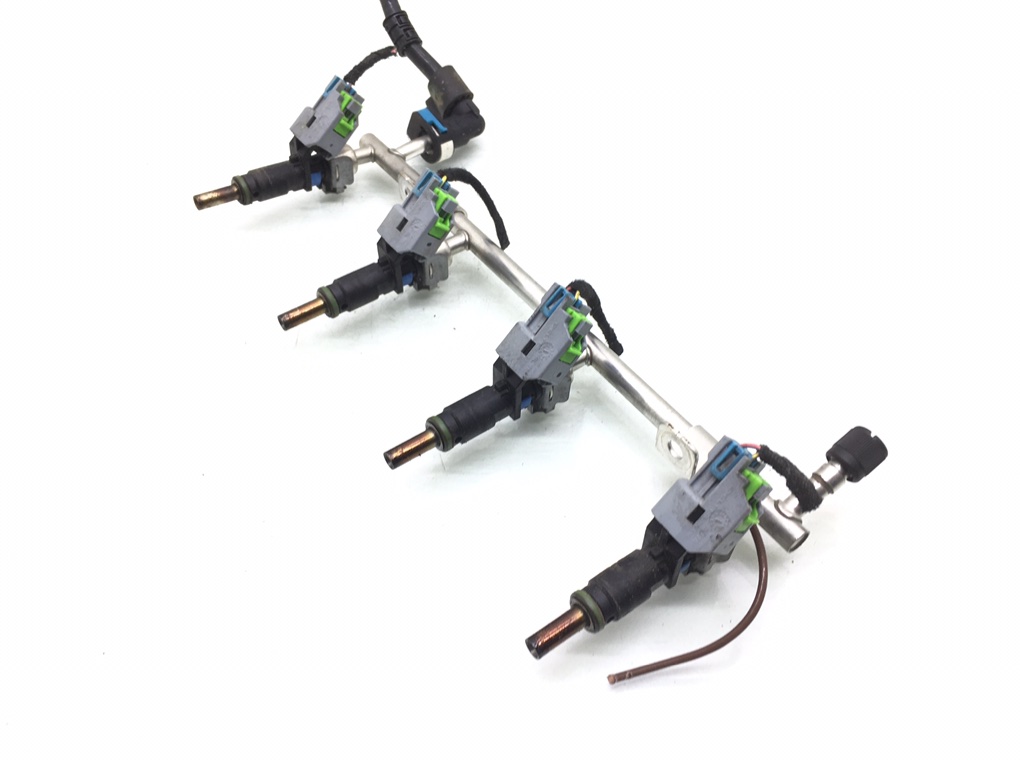 Топливная рампа бу для Opel Astra J 1.6 i,  2014 г.