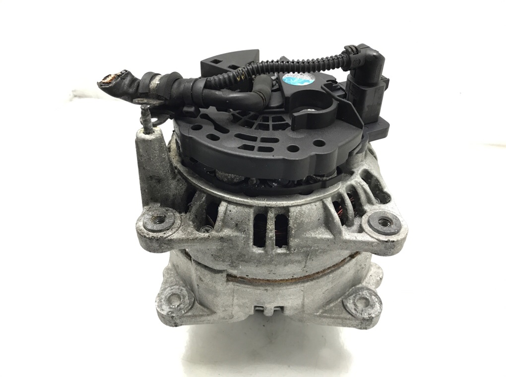 Генератор бу для Volkswagen Golf 5 1.9 TDi,  2008 г.