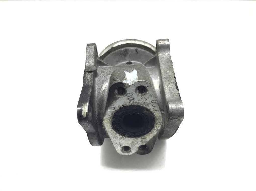 Клапан EGR бу для Volkswagen Golf 5 1.9 TDi, 2008 г. Клапан EGR бу для Volkswagen Golf 5 1.9 TDi, 2008 г.