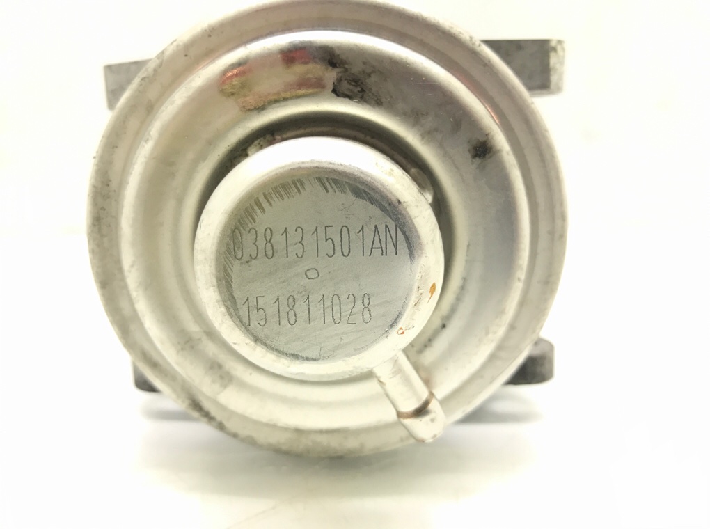 Клапан EGR бу для Volkswagen Golf 5 1.9 TDi, 2008 г. Клапан EGR бу для Volkswagen Golf 5 1.9 TDi, 2008 г.