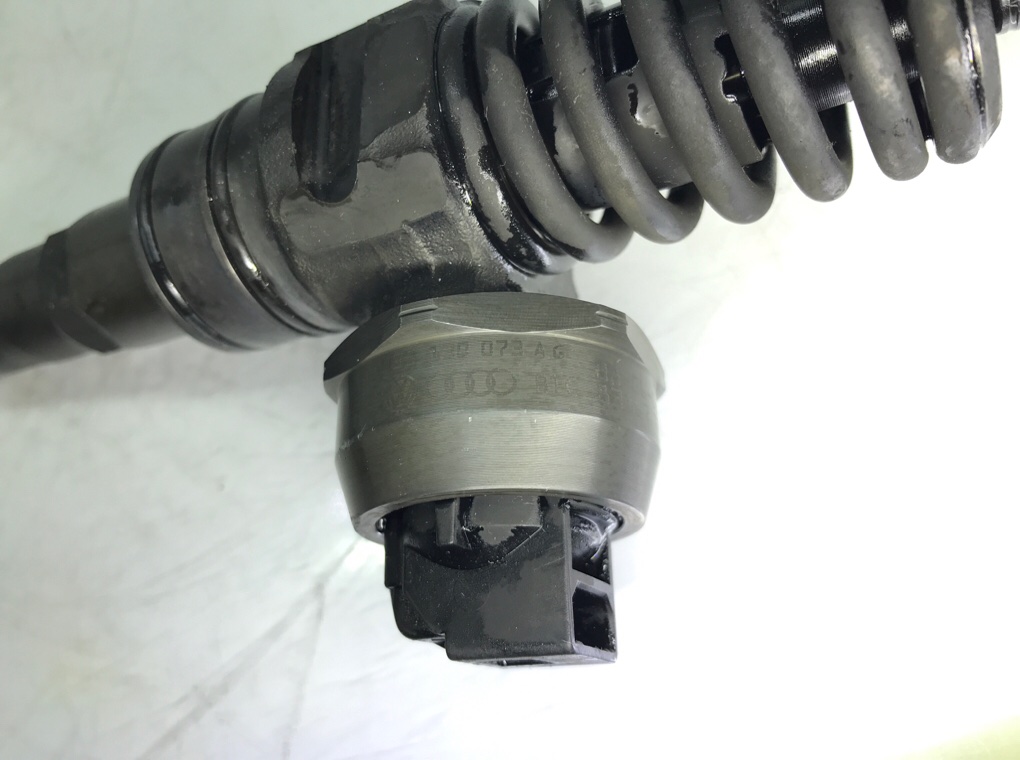 Форсунка бу для Volkswagen Golf 5 1.9 TDi,  2008 г.