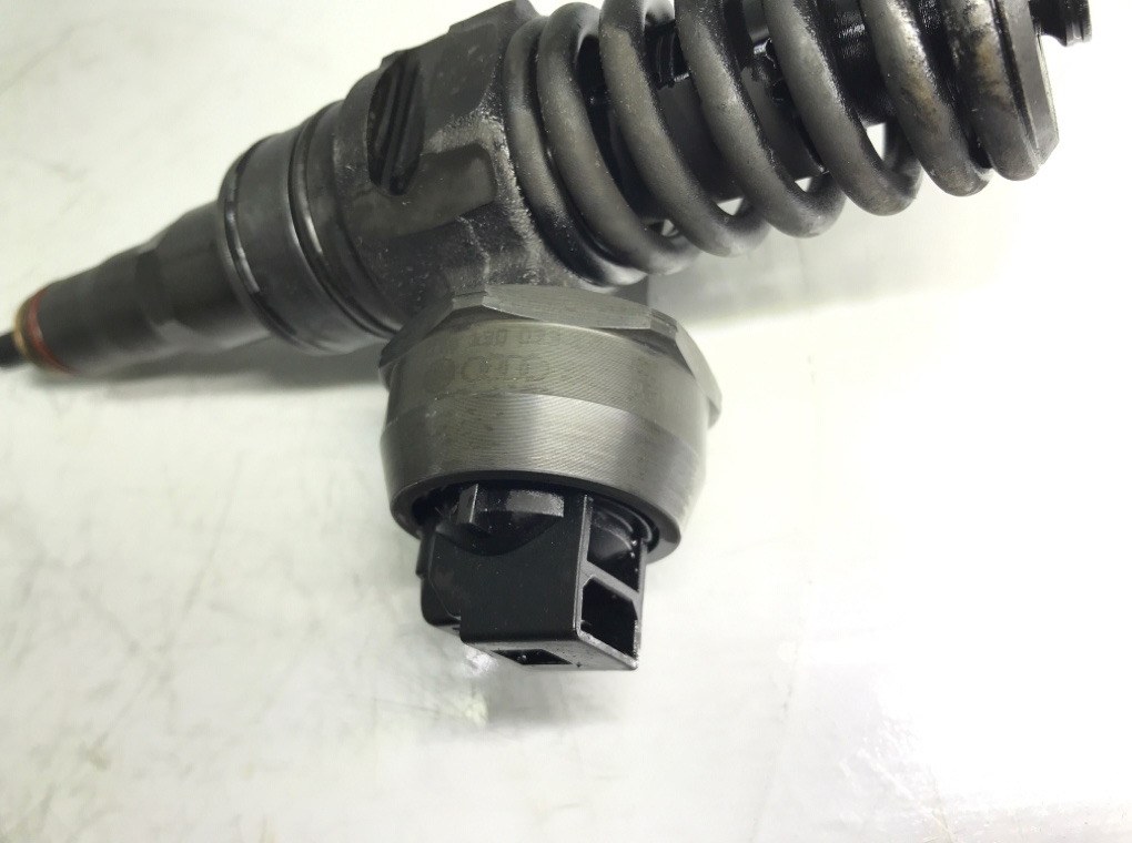 Форсунка бу для Volkswagen Golf 5 1.9 TDi,  2008 г.