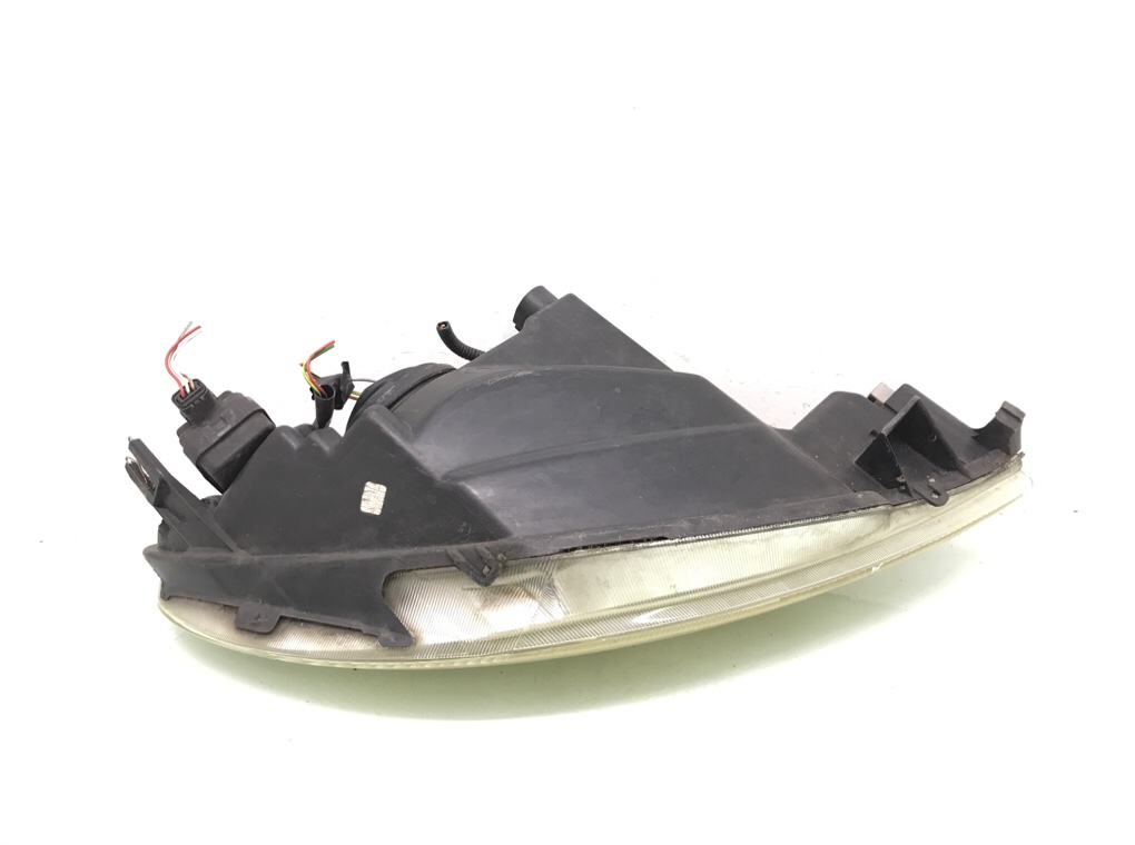 Фара левая бу для Peugeot 206 1 1.4 i, 2001 г. Фара левая бу для Peugeot 206 1 1.4 i, 2001 г.