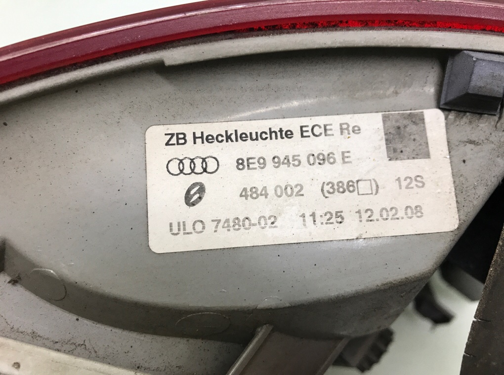 Фонарь задний правый бу для Audi A4 B7 2.0 TDi, 2008 г. Фонарь задний правый бу для Audi A4 B7 2.0 TDi, 2008 г.