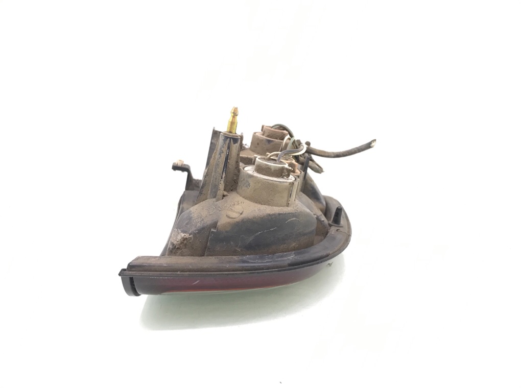 Фонарь задний правый бу для Toyota RAV4 1 2.0 i, 1998 г. Фонарь задний правый бу для Toyota RAV4 1 2.0 i, 1998 г.