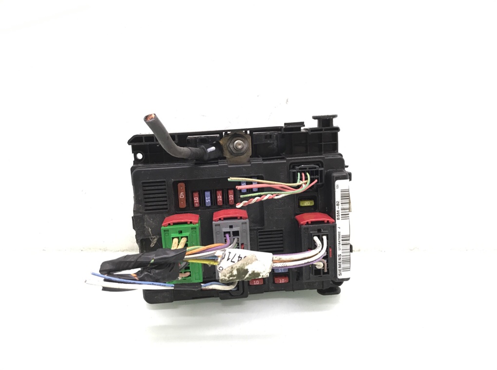 Блок предохранителей бу для Citroen Berlingo 1 1.6 HDi, 2007 г. Блок предохранителей бу для Citroen Berlingo 1 1.6 HDi, 2007 г.