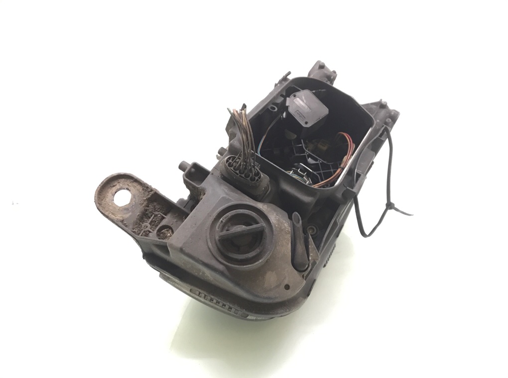 Фара правая бу для Audi A6 C6 2.0 TDi, 2007 г. Фара правая бу для Audi A6 C6 2.0 TDi, 2007 г.