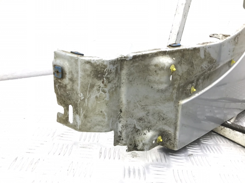 Крыло переднее левое бу для Land Rover Discovery 3 2.7 TD,  2007 г.