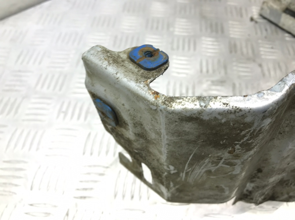 Крыло переднее левое бу для Land Rover Discovery 3 2.7 TD,  2007 г.