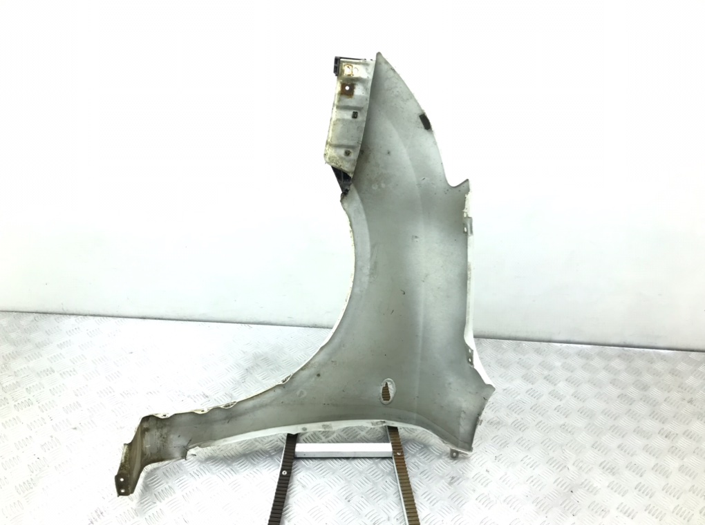 Крыло переднее правое бу для Suzuki Swift 3 1.5 i, 2007 г. Крыло переднее правое бу для Suzuki Swift 3 1.5 i, 2007 г.