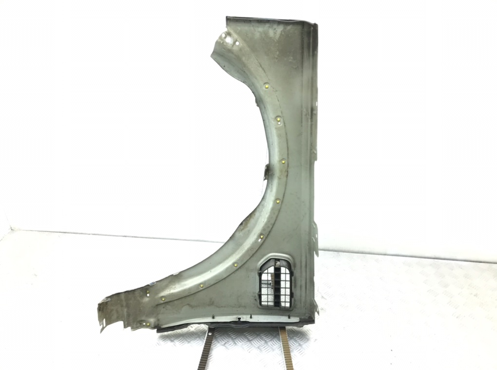 Крыло переднее правое бу для Land Rover Discovery 3 2.7 TD,  2007 г.