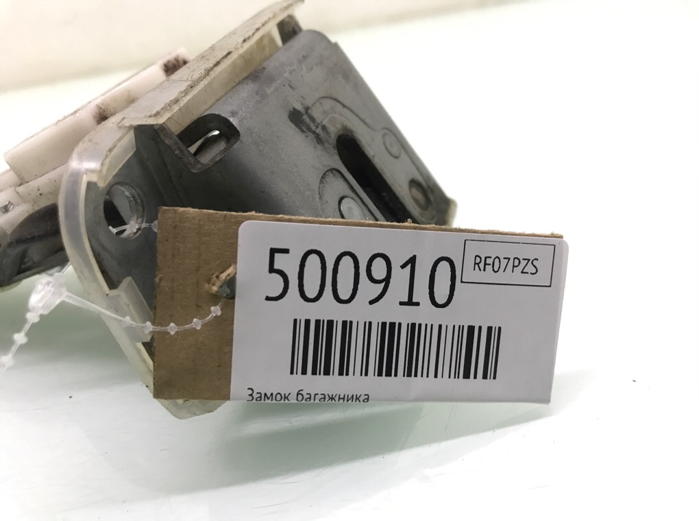 Замок багажника бу для Suzuki Swift 3 1.5 i, 2007 г. Замок багажника бу для Suzuki Swift 3 1.5 i, 2007 г.