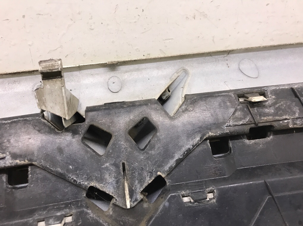 Решетка радиатора бу для Citroen Berlingo 1 1.6 HDi, 2007 г. Решетка радиатора бу для Citroen Berlingo 1 1.6 HDi, 2007 г.