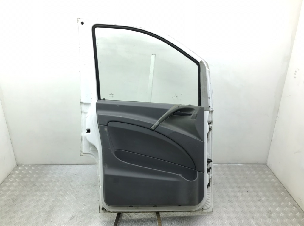 Дверь передняя левая бу для Mercedes Vito W639 2.2 CDi,  2004 г.