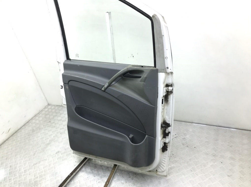 Дверь передняя левая бу для Mercedes Vito W639 2.2 CDi,  2004 г.