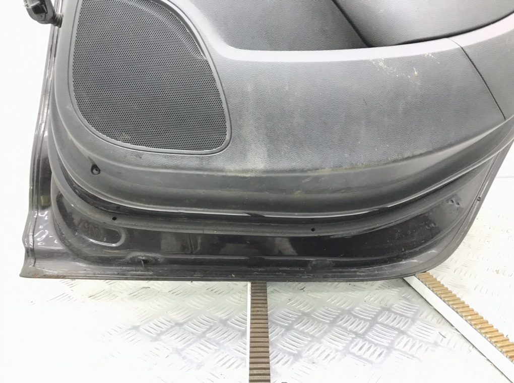 Дверь задняя правая бу для Opel Zafira C 2.0 CDTi,  2013 г.