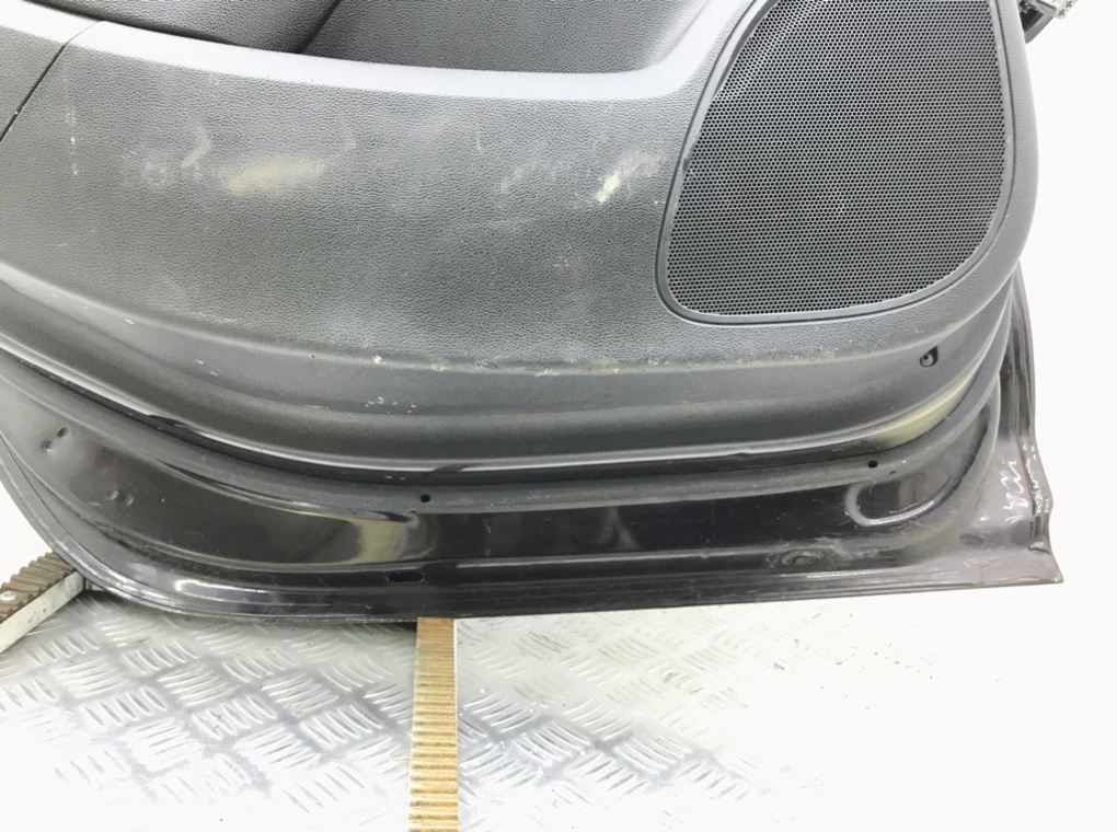 Дверь задняя левая бу для Opel Zafira C 2.0 CDTi,  2013 г.