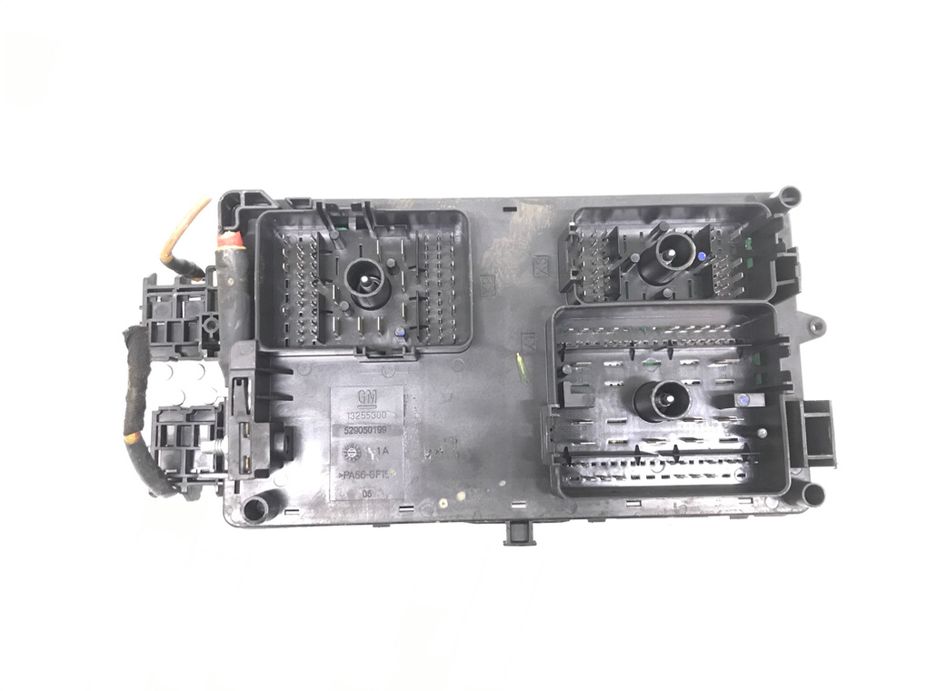 Блок предохранителей бу для Opel Insignia 1 2.0 CDTi, 2011 г. Блок предохранителей бу для Opel Insignia 1 2.0 CDTi, 2011 г.