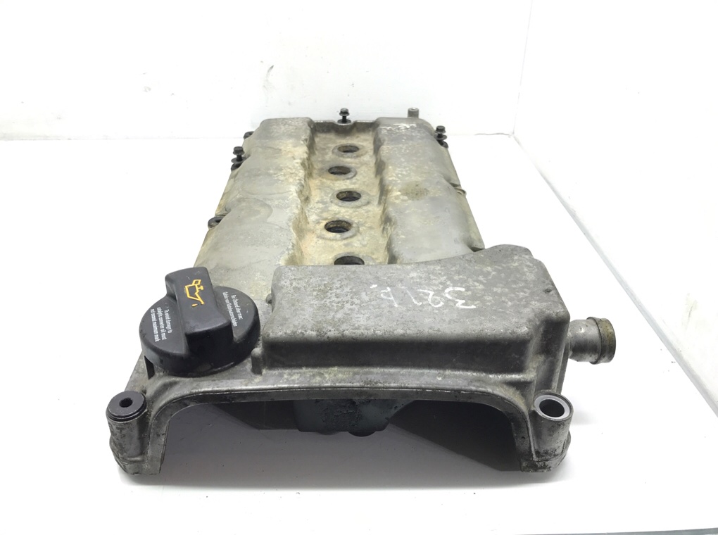 Клапанная крышка бу для Audi TT  3.2 i,  2004 г.