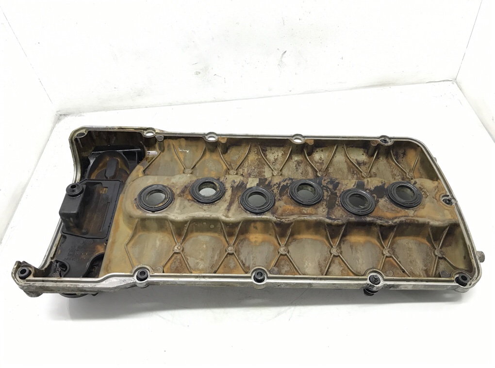 Клапанная крышка бу для Audi TT  3.2 i,  2004 г.