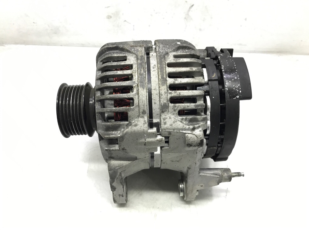 Генератор бу для Audi TT  3.2 i,  2004 г.