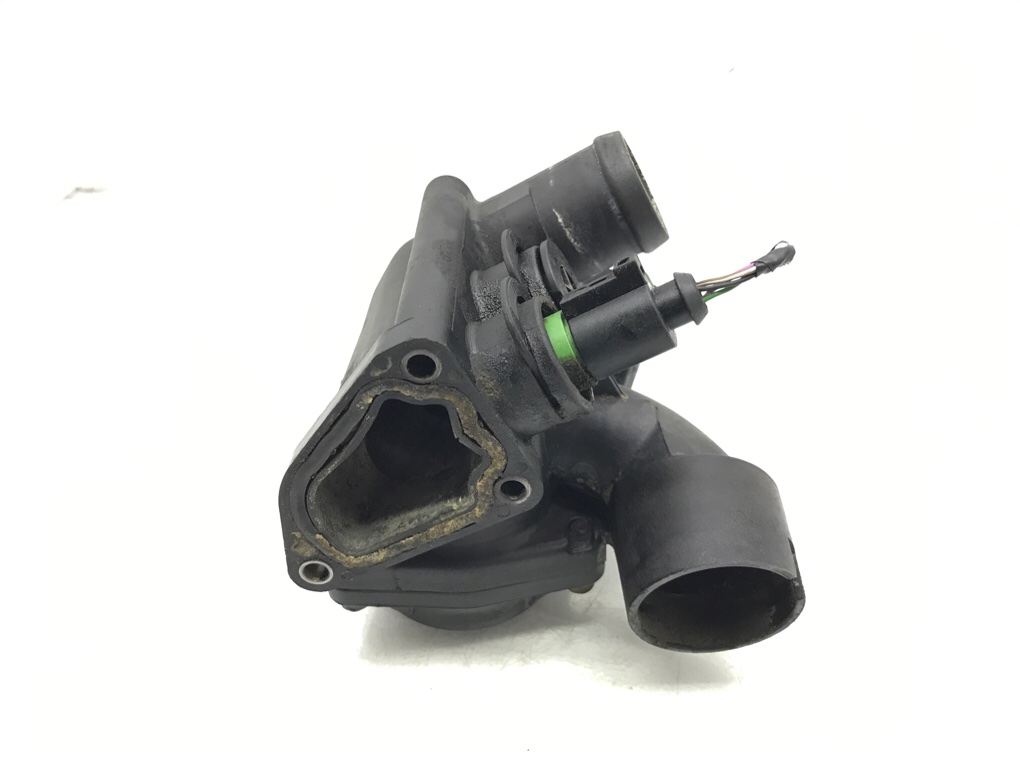 Корпус термостата бу для Audi TT  3.2 i,  2004 г.