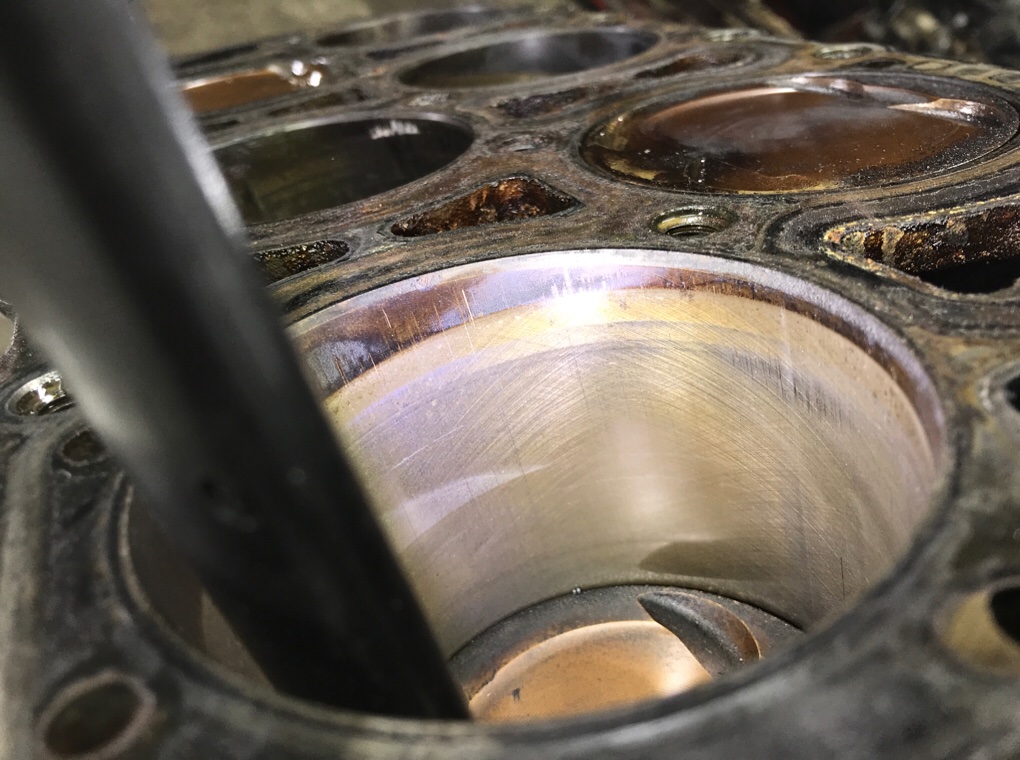 Блок цилиндров бу для Audi TT  3.2 i,  2004 г.