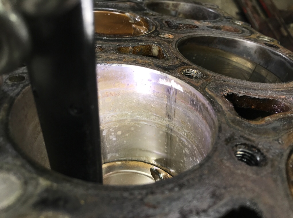 Блок цилиндров бу для Audi TT  3.2 i,  2004 г.