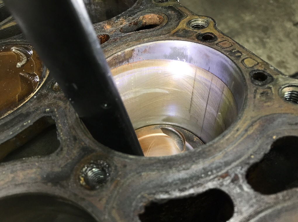 Блок цилиндров бу для Audi TT  3.2 i,  2004 г.