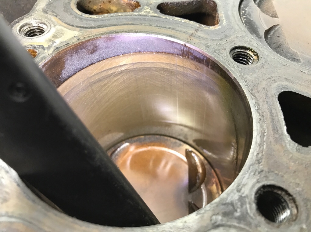 Блок цилиндров бу для Audi TT  3.2 i,  2004 г.