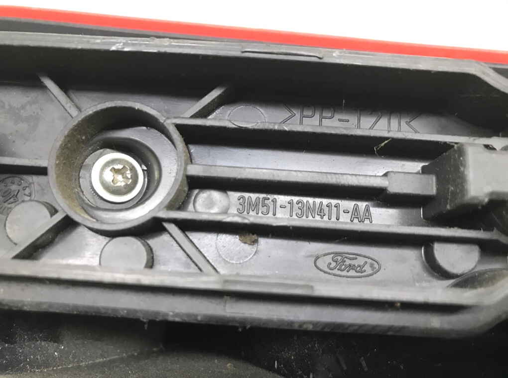 Фонарь задний правый бу для Ford C-Max 1 1.8 i, 2007 г. Фонарь задний правый бу для Ford C-Max 1 1.8 i, 2007 г.