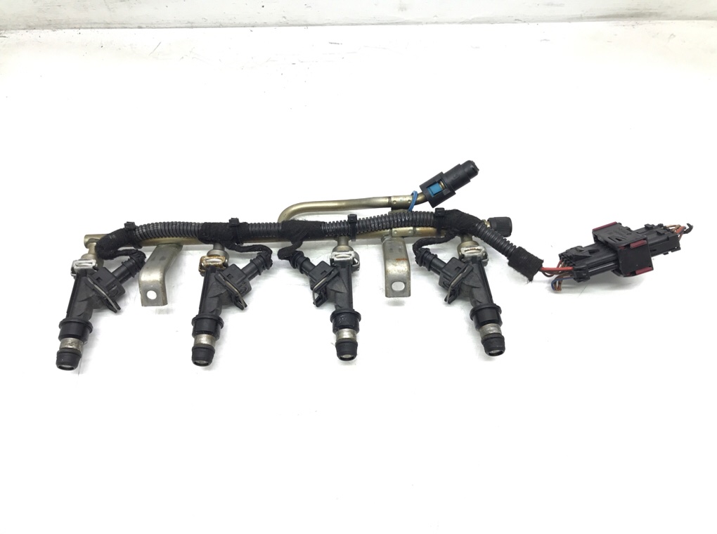 Топливная рампа бу для Opel Meriva A 1.6 i, 2010 г. Топливная рампа бу для Opel Meriva A 1.6 i, 2010 г.