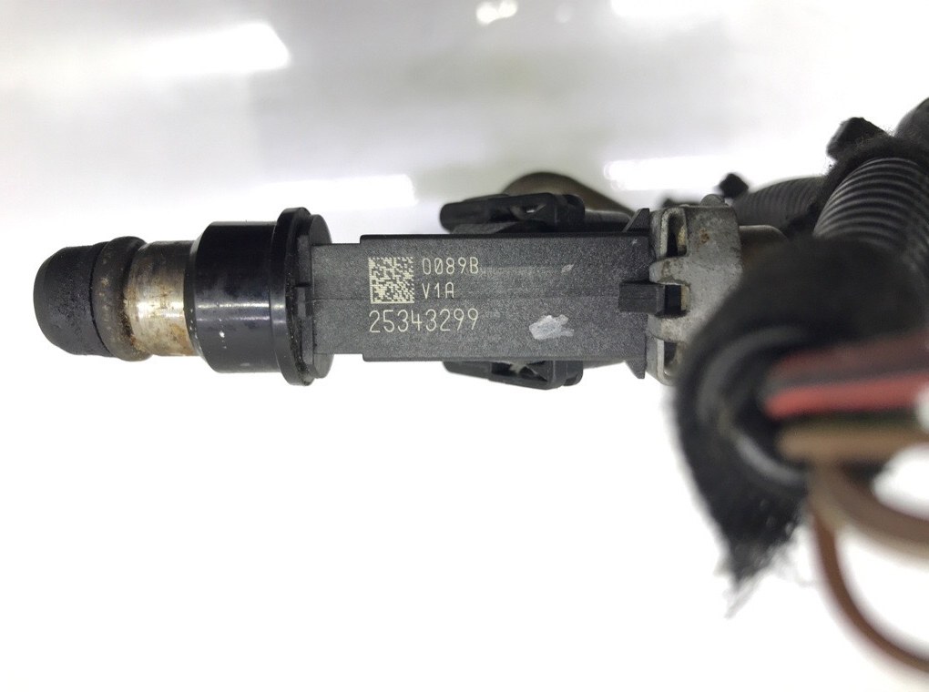 Топливная рампа бу для Opel Meriva A 1.6 i, 2010 г. Топливная рампа бу для Opel Meriva A 1.6 i, 2010 г.