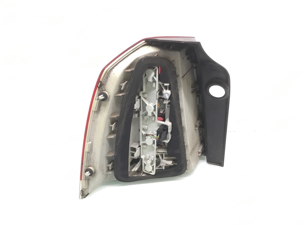 Фонарь задний правый бу для Opel Zafira B 1.7 CDTi, 2012 г. Фонарь задний правый бу для Opel Zafira B 1.7 CDTi, 2012 г.