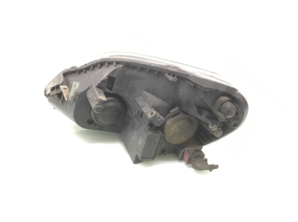 Фара правая бу для Opel Zafira B 1.7 CDTi, 2012 г. Фара правая бу для Opel Zafira B 1.7 CDTi, 2012 г.