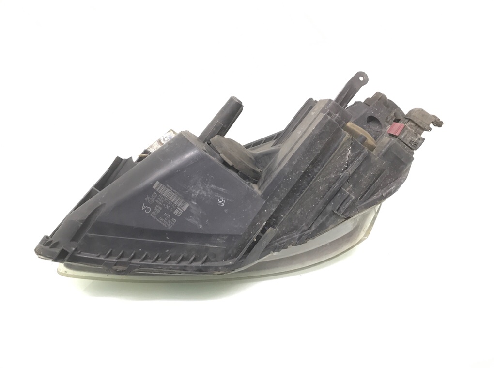 Фара правая бу для Opel Zafira B 1.7 CDTi, 2012 г. Фара правая бу для Opel Zafira B 1.7 CDTi, 2012 г.