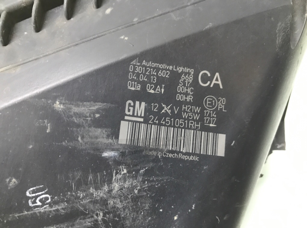 Фара правая бу для Opel Zafira B 1.7 CDTi, 2012 г. Фара правая бу для Opel Zafira B 1.7 CDTi, 2012 г.