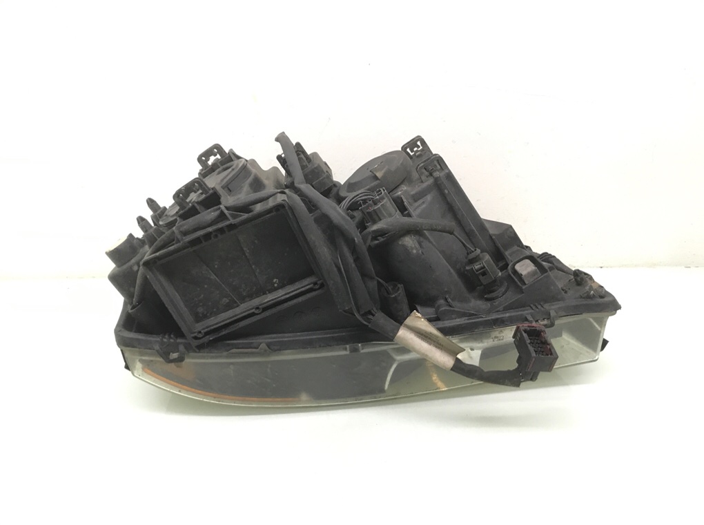 Фара левая бу для Volvo XC90  2.4 D5,  2004 г.