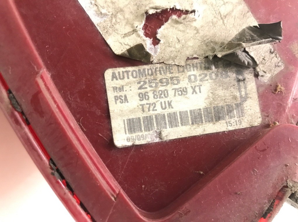 Фонарь задний правый бу для Peugeot 308 T7 1.6 HDi, 2008 г. Фонарь задний правый бу для Peugeot 308 T7 1.6 HDi, 2008 г.