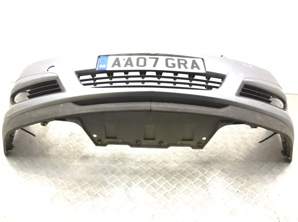 Бампер передний бу для Opel Vectra C 1.9 CDTi, 2007 г. Бампер передний бу для Opel Vectra C 1.9 CDTi, 2007 г.
