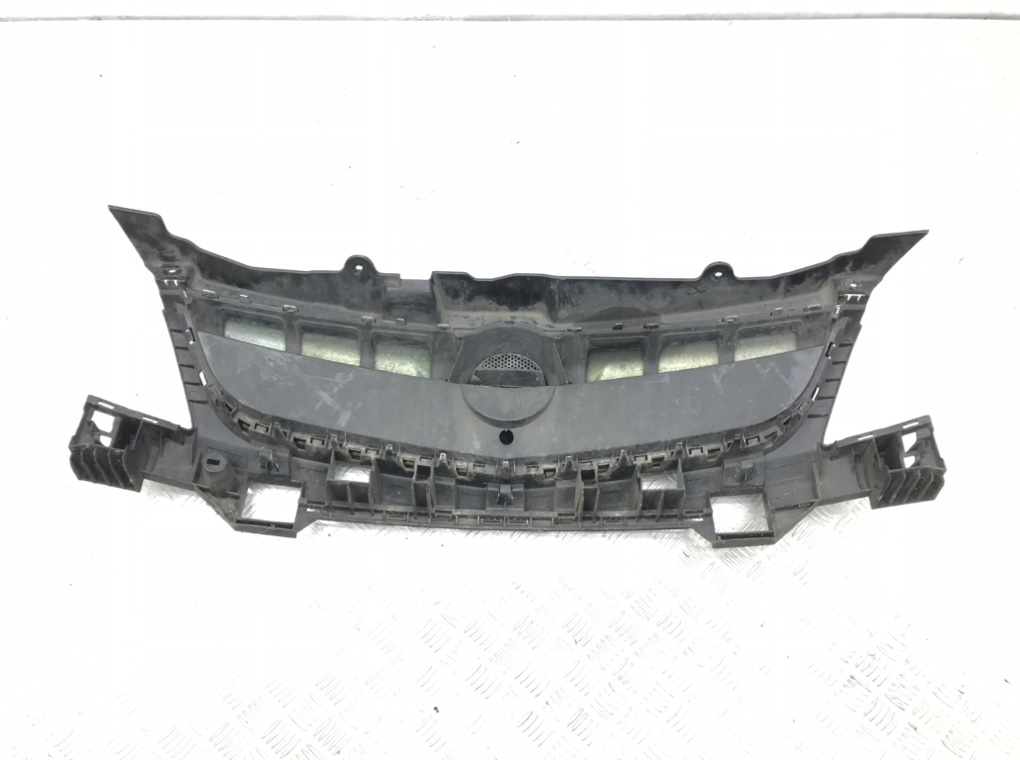 Решетка радиатора бу для Opel Vectra C 1.9 CDTi, 2007 г. Решетка радиатора бу для Opel Vectra C 1.9 CDTi, 2007 г.
