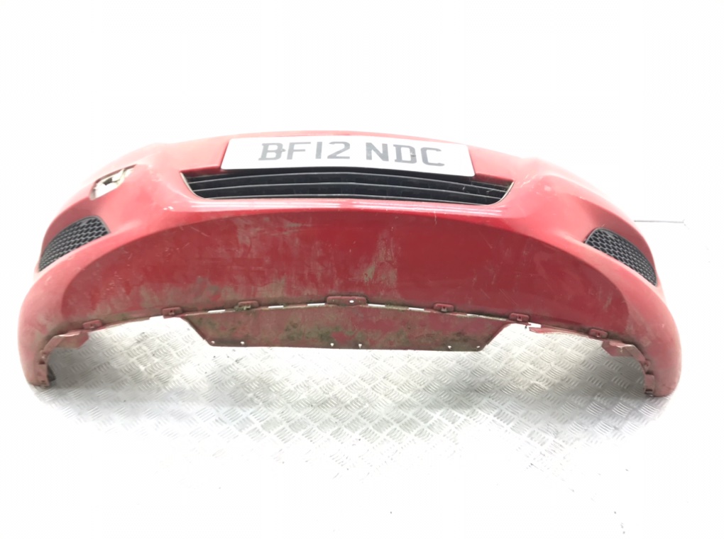 Бампер передний бу для Opel Zafira B 1.7 CDTi, 2012 г. Бампер передний бу для Opel Zafira B 1.7 CDTi, 2012 г.