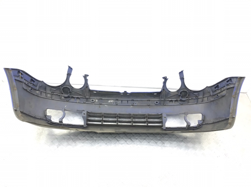 Бампер передний бу для Volkswagen Polo 4 1.2 i, 2002 г. Бампер передний бу для Volkswagen Polo 4 1.2 i, 2002 г.